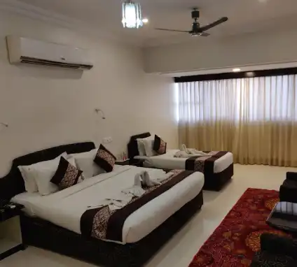 Chandra Inn