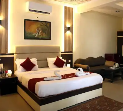 Hotel Ananta Palace