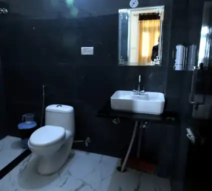 Hotel Ananta Palace