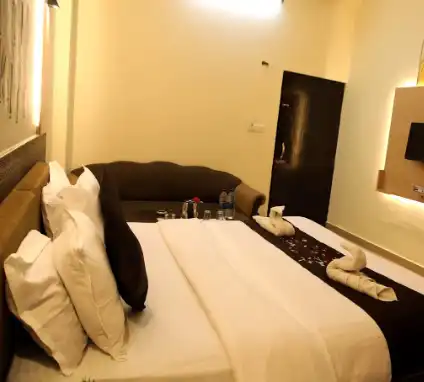 Hotel Ananta Palace