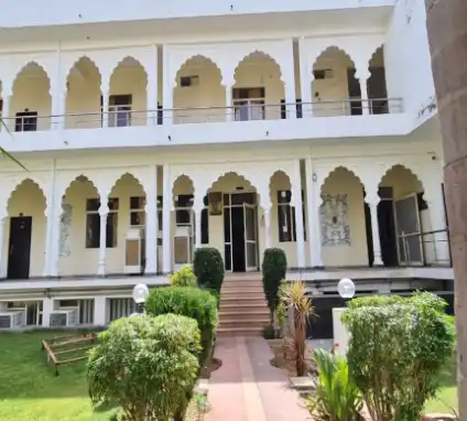 Hotel Ananta Palace