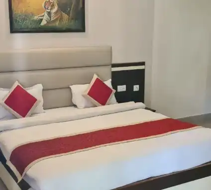 Hotel Ananta Palace