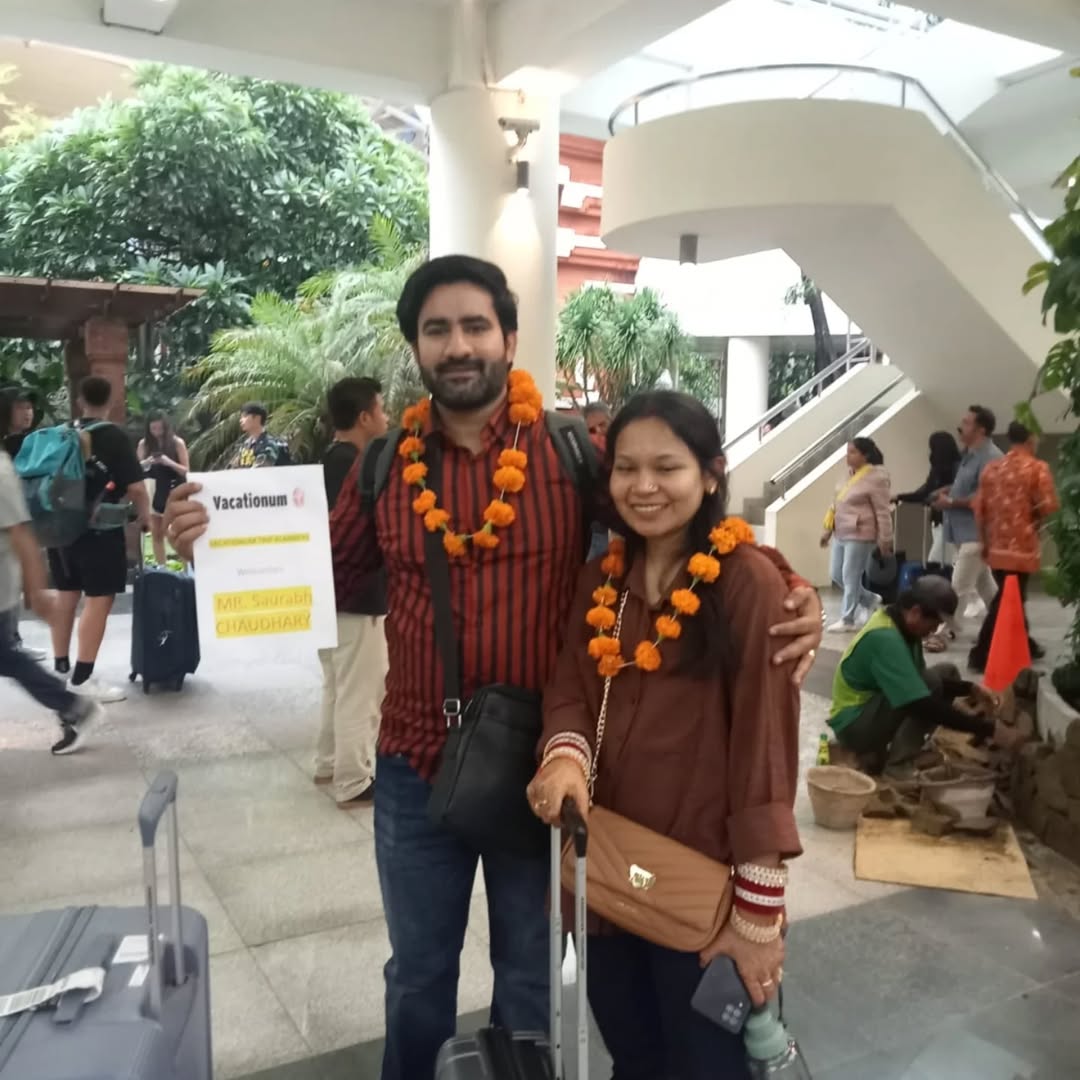 Couple welcomed on I Gusti Ngurah Rai International Airport by Vacationum.